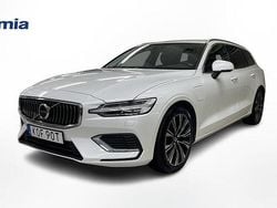 Vit Begagnad 2024 Volvo V60 Core Kombi | 429 000 kr (Marknadspris)