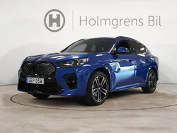 Blå Begagnad 2024 BMW iX2 M Sport SUV | 499 800 kr (Superpris)