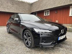 Svart Begagnad 2022 Volvo V60 Kombi | 285 000 kr (Bra pris)