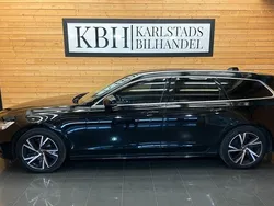 Svart Begagnad 2019 Volvo V90 Momentum Kombi | 169 900 kr (Marknadspris)