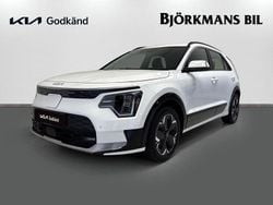Vit Begagnad 2022 Kia e-Niro SUV | 279 900 kr (Marknadspris)