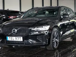Svart Begagnad 2021 Volvo V60 R-Design Kombi | 299 500 kr (Superpris)