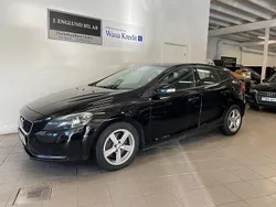 Svart Begagnad 2017 Volvo V40 Kinetic Kombi | 129 900 kr (Lite dyr)