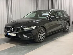Svart Begagnad 2022 Volvo V60 Inscription Kombi | 379 900 kr (Marknadspris)