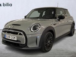 Moon walk grey metallic Begagnad 2022 Mini Cooper SE Classic Halvkombi | 189 900 kr (Marknadspris)