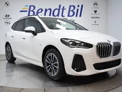 Vit Begagnad 2024 BMW 225 Active Tourer M Sport Minibuss | 499 500 kr