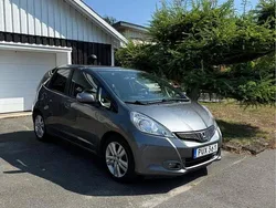 Grå Begagnad 2014 Honda Jazz Halvkombi | 70 000 kr