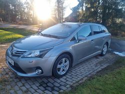 Grå Begagnad 2014 Toyota Avensis Kombi | 69 000 kr (Marknadspris)