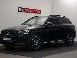 Svart Begagnad 2020 Mercedes GLC300e AMG line SUV | 389 000 kr (Marknadspris)