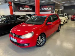 Röd Begagnad 2010 VW Golf VI Dark Label Halvkombi | 74 800 kr (Marknadspris)