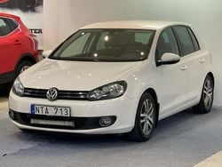 Vit Begagnad 2010 VW Golf VI Halvkombi | 54 900 kr (Marknadspris)