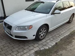 Vit Begagnad 2010 Volvo V70 Kombi | 20 000 kr (Marknadspris)