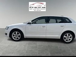Vit Begagnad 2012 Audi A3 Sportback Attraction Halvkombi | 79 000 kr (Marknadspris)