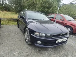 Blå Begagnad 2001 Mitsubishi Galant Kombi | 12 000 kr