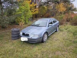 Grå Begagnad 2004 Skoda Octavia Tour Halvkombi | 5 000 kr (Marknadspris)