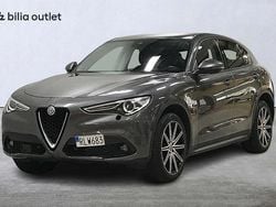 Grå Begagnad 2017 Alfa Romeo Stelvio Super SUV | 229 900 kr (Marknadspris)