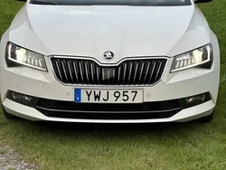 Vit Begagnad 2019 Skoda Superb Business Line Kombi | 249 000 kr (Superpris)