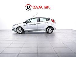 Vit Begagnad 2016 Ford Fiesta Titanium Halvkombi | 74 700 kr (Marknadspris)