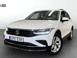 Vit Begagnad 2022 VW Tiguan Life SUV | 294 900 kr (Marknadspris)