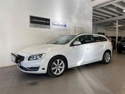Vit Begagnad 2017 Volvo V60 Momentum Kombi | 229 900 kr (Lite dyr)