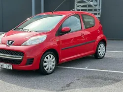 Röd Begagnad 2012 Peugeot 107 Halvkombi | 44 900 kr (Marknadspris)