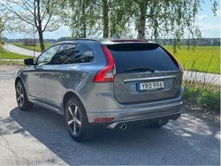 Grå Begagnad 2017 Volvo XC60 R-Design SUV | 186 500 kr (Dyr)