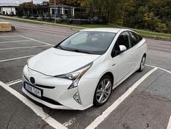Vit Begagnad 2016 Toyota Prius Halvkombi | 170 000 kr (Marknadspris)