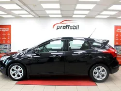 Svart Begagnad 2011 Ford Focus Trend Halvkombi | 69 900 kr (Marknadspris)