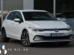 Vit Begagnad 2020 VW Golf VIII Halvkombi | 234 900 kr (Marknadspris)