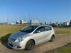Silver Begagnad 2010 Toyota Verso Minibuss | 63 500 kr (Marknadspris)