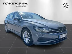Grå Begagnad 2024 VW Passat Business Kombi | 339 000 kr (Marknadspris)