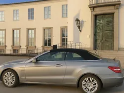 Röd Begagnad 2011 Mercedes E250 Cab | 205 000 kr (Lite dyr)