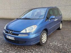 Blå Begagnad 2004 Peugeot 807 Minibuss | 15 000 kr