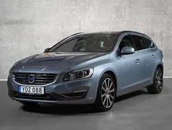 Ljusblå (blå) Begagnad 2018 Volvo V60 Momentum Kombi | 229 900 kr (Marknadspris)