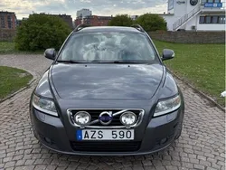 Grå Begagnad 2011 Volvo V50 Kinetic Kombi | 55 000 kr (Marknadspris)