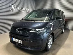 Blå Begagnad 2025 VW Multivan Minibuss | 614 500 kr (Superpris)