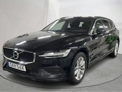 Svart Begagnad 2022 Volvo V60 Momentum Kombi | 259 000 kr (Marknadspris)