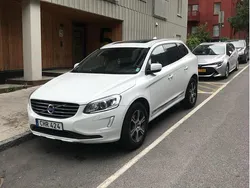 Vit Begagnad 2014 Volvo XC60 Summum SUV | 170 000 kr (Marknadspris)