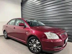 Röd Begagnad 2005 Toyota Avensis Sedan | 44 900 kr (Marknadspris)
