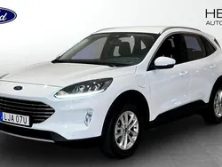 Frozen white Begagnad 2022 Ford Kuga Titanium SUV | 254 900 kr (Marknadspris)