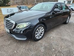 Svart Begagnad 2016 Mercedes E220 Sedan | 190 000 kr (Superpris)