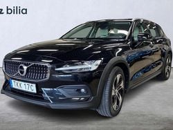 Svart Begagnad 2021 Volvo V60 CC SE Kombi | 269 500 kr (Superpris)