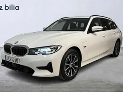 Vit Begagnad 2021 BMW 330e Sport Line Kombi | 298 900 kr (Superpris)