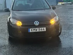 Svart Begagnad 2009 VW Golf VI Halvkombi | 47 500 kr (Marknadspris)