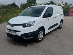 Vit Begagnad 2024 Toyota Proace City City Van | 290 000 kr