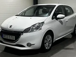 Vit Begagnad 2015 Peugeot 208 Halvkombi | 59 900 kr (Marknadspris)