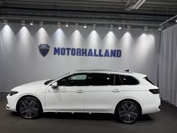 Vit Begagnad 2025 VW Passat R-line Kombi | 519 900 kr