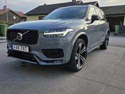 Grå Begagnad 2022 Volvo XC90 R-Design SUV | 639 000 kr (Marknadspris)