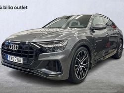 Mörkgrå Begagnad 2019 Audi Q8 S-Line SUV | 649 900 kr (Marknadspris)