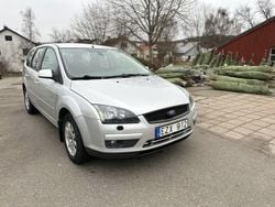 Grå Begagnad 2007 Ford Focus Kombi | 18 000 kr (Marknadspris)